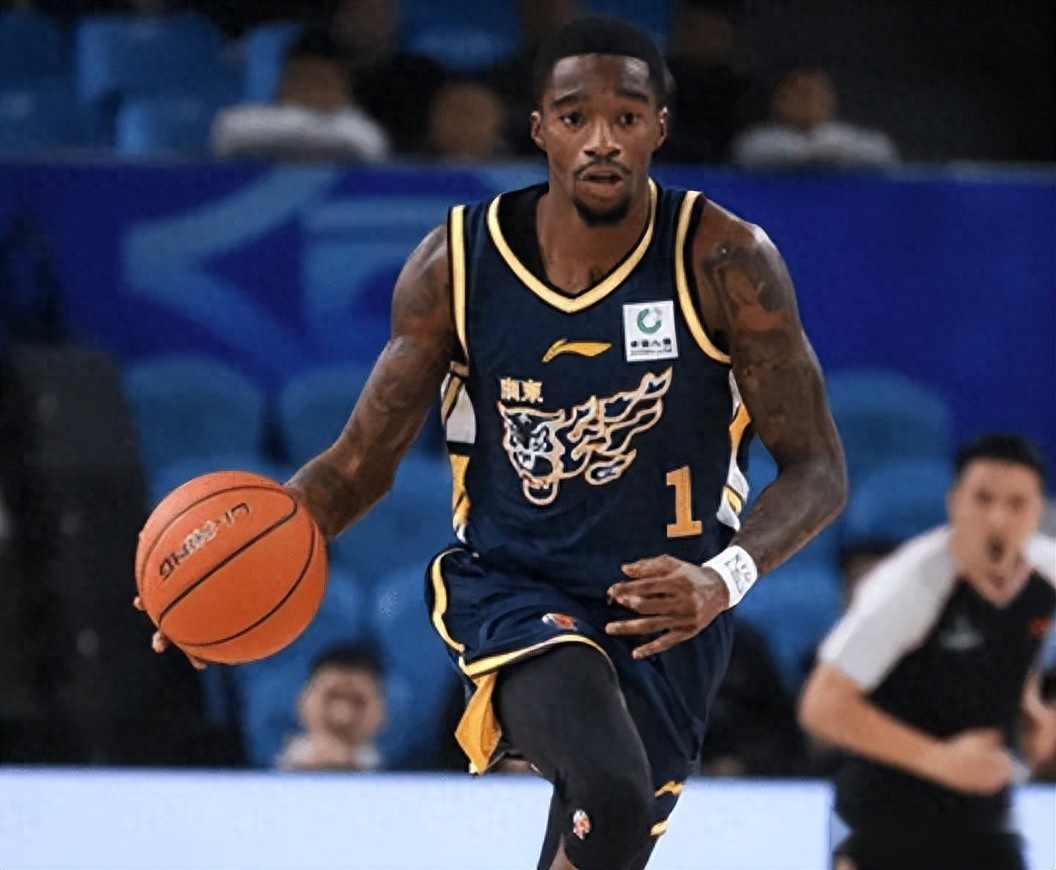 广东3外适配度太高!奎因萨姆纳轮番轰炸,萨林杰态度回暖顶内线