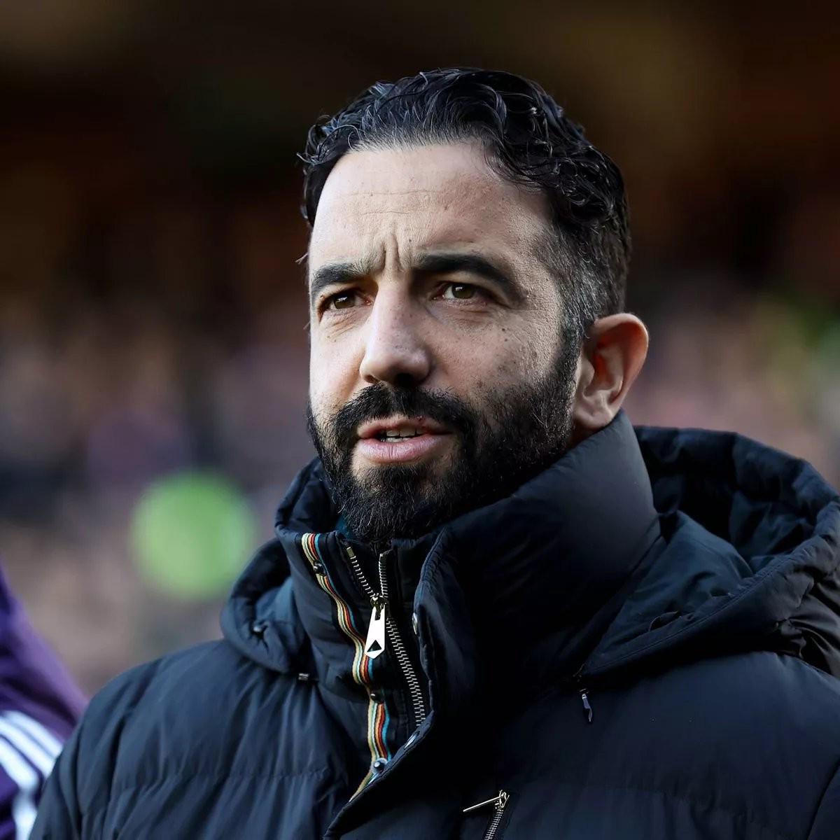 阿莫林：中场休息没聊战术，我们很明显一直在主导比赛