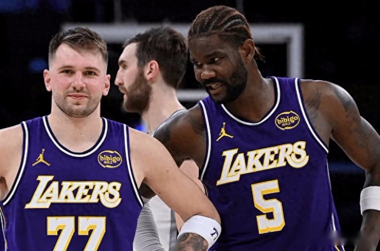 输马刺雷迪克用人成大问题！艾顿八村垒无球权，防守被爆也不调整