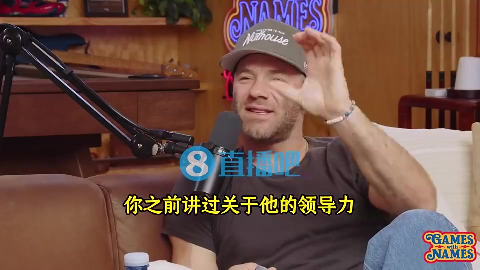 珍妮詹姆斯从不走捷径他身体像火车一样壮朝我冲我会尖叫的