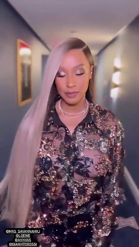 女王气场詹嫂萨瓦娜还真是风韵犹存啊