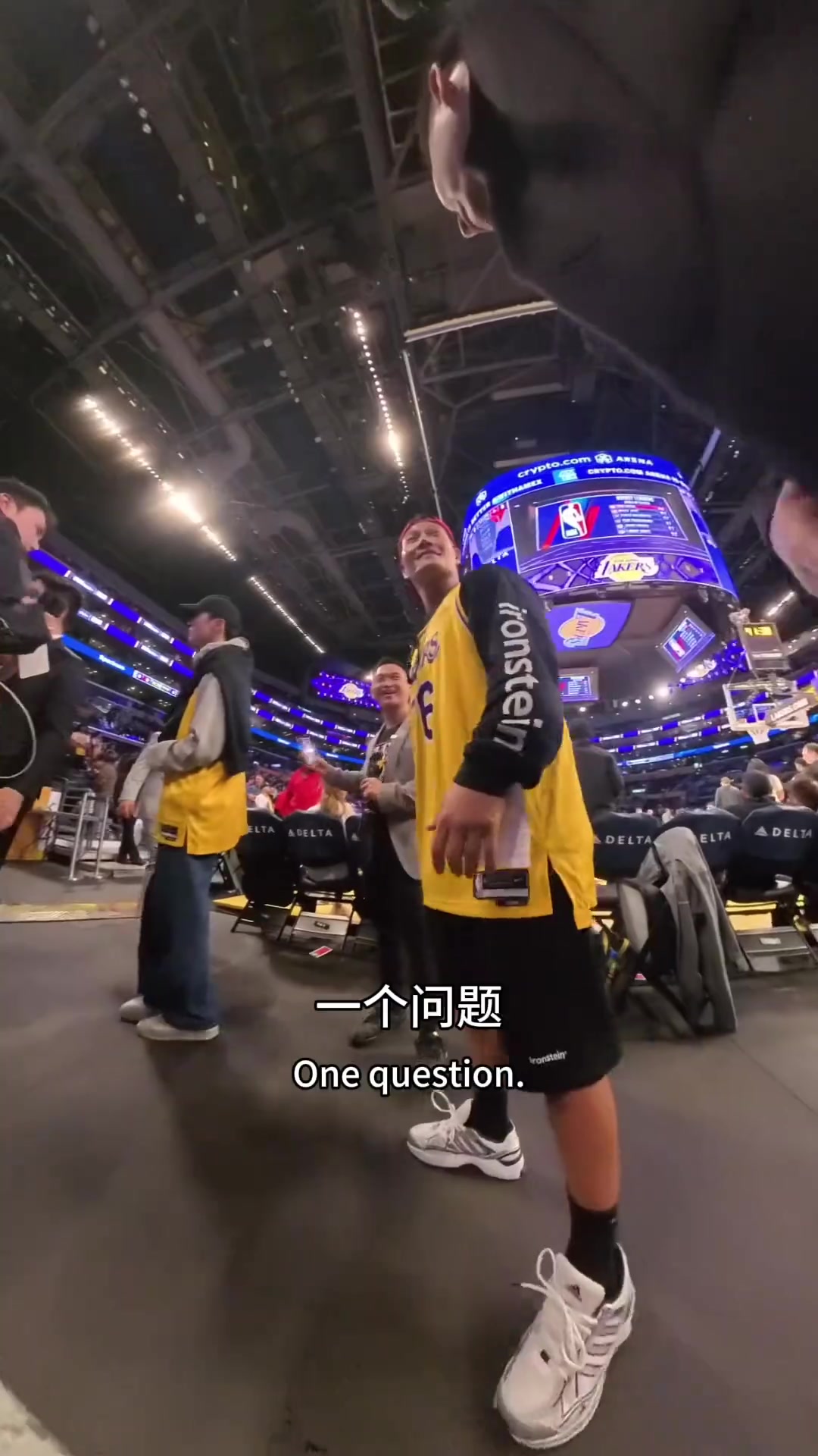 金钟国主动爆料结婚博主与儿时偶像金钟国在湖人主场对话了