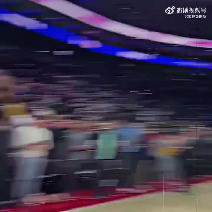 布朗尼单挑詹姆斯使出炒菜运球后出手打铁老詹这一看明显放水啊