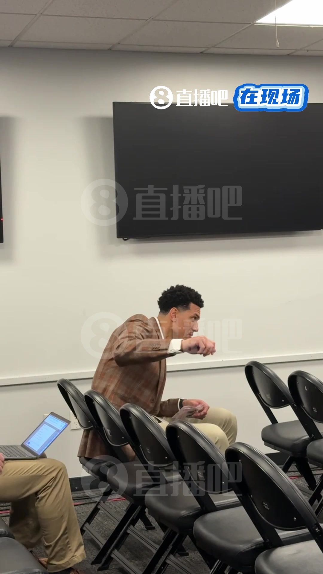 来自前队友恶搞铁林提问斯普利特我是怎么教你当教练的