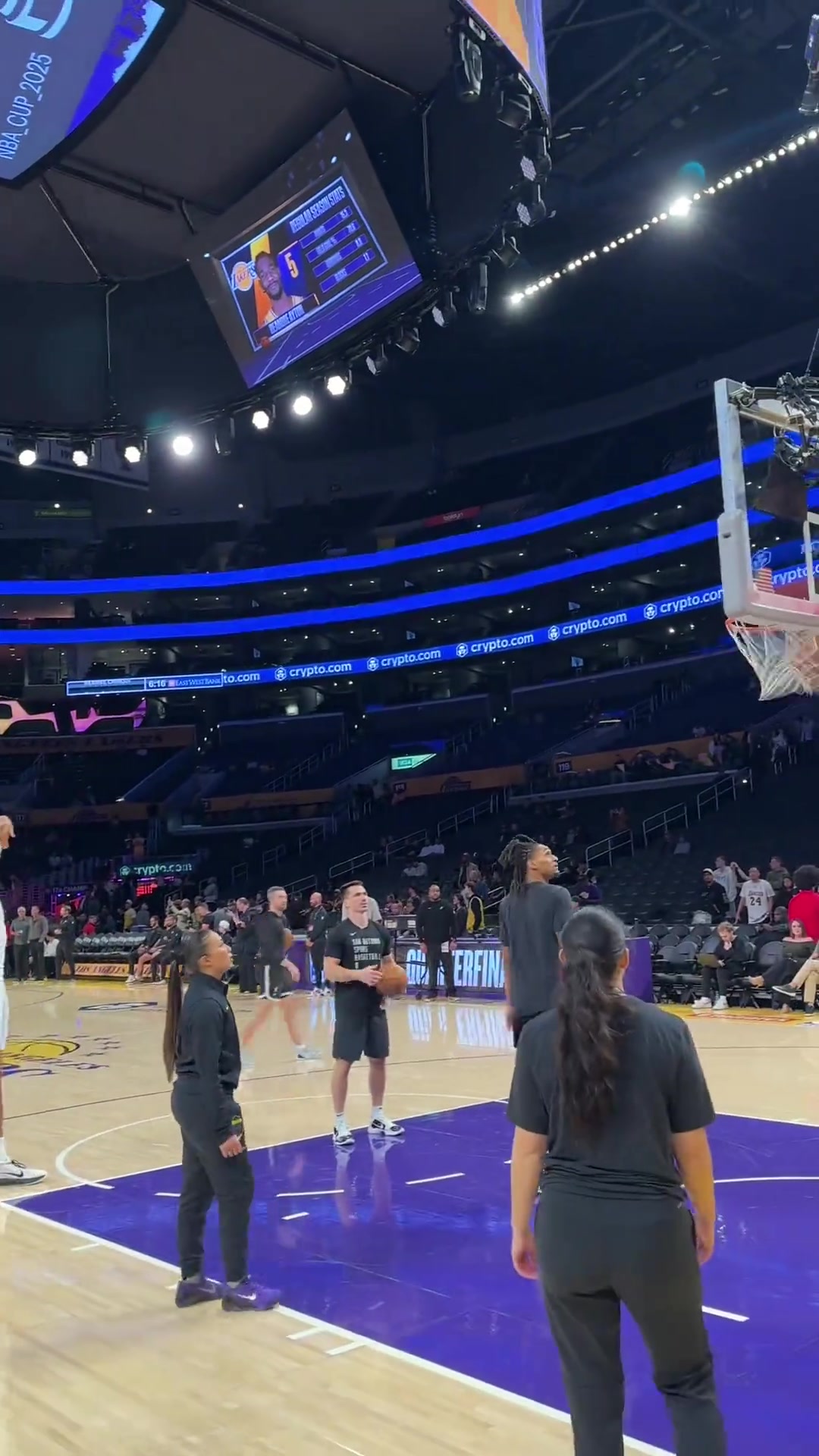 即将复出文班亚马昨天赛前的热身投篮这命中率