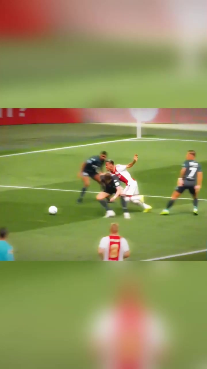 这是阿贾克斯的安东尼滕哈赫的爱将