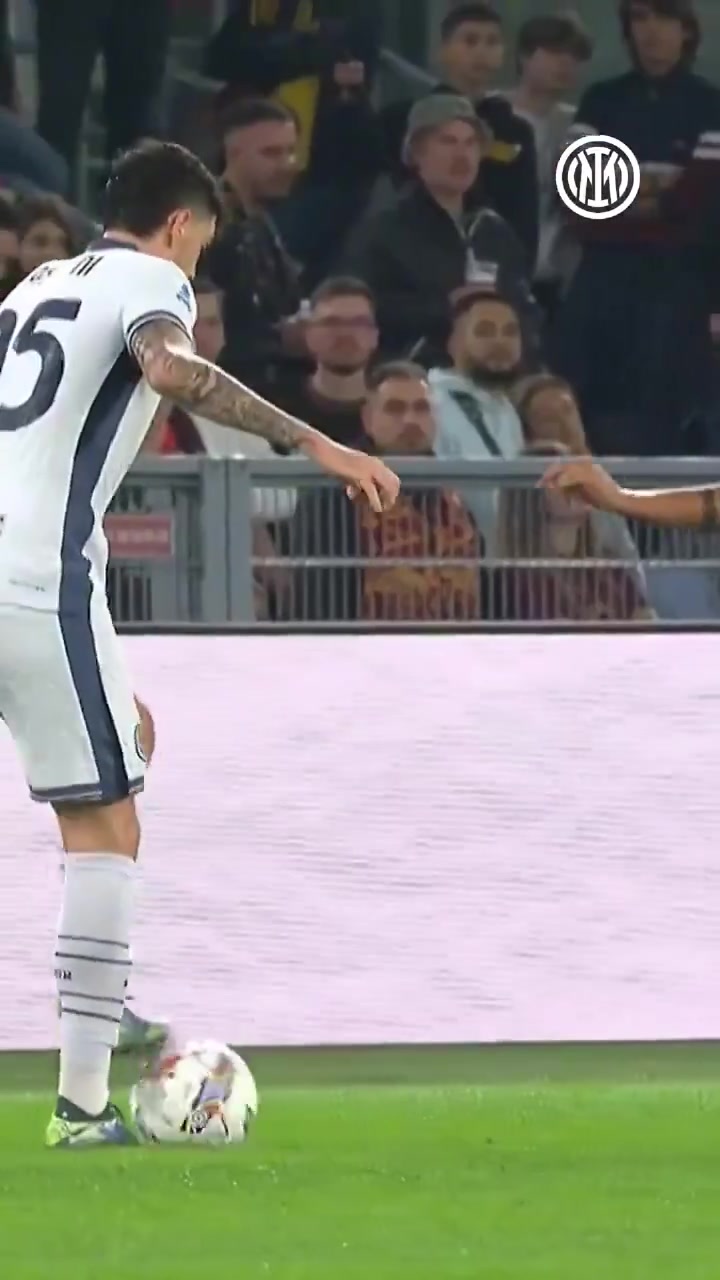 相视一笑名场面巴斯托尼穿裆过掉迪巴拉小魔仙一脸茫然