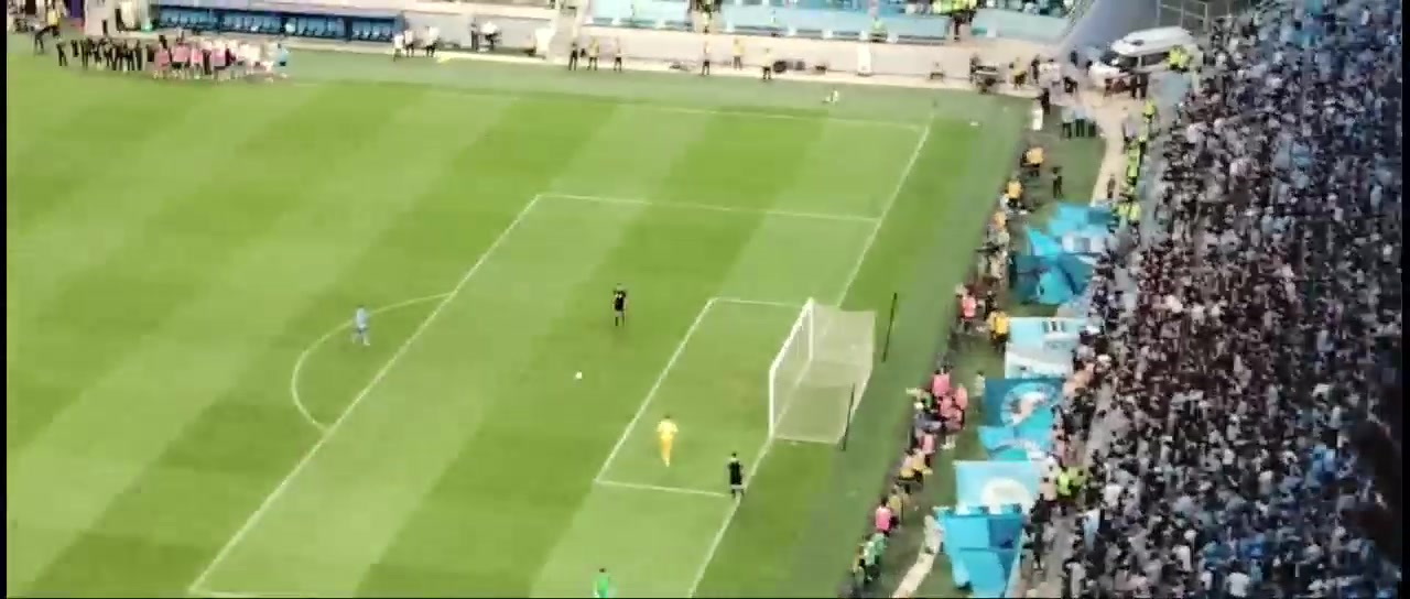 国安球迷实拍侯森扑点扑出点球后球迷们彻底沸腾