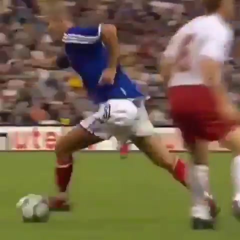 不可思议当年齐达内这脚停球太优雅了