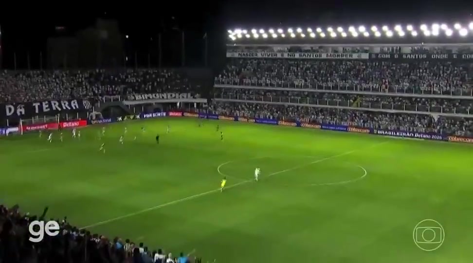 状态复苏内马尔单刀奔袭对方禁区后一脚破门对面还滑倒了