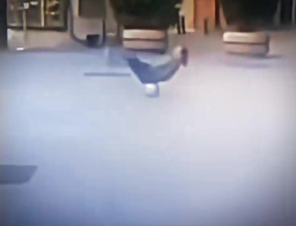 世界杯上来这一下绝对是第1名热度给大家展示一个带人过球