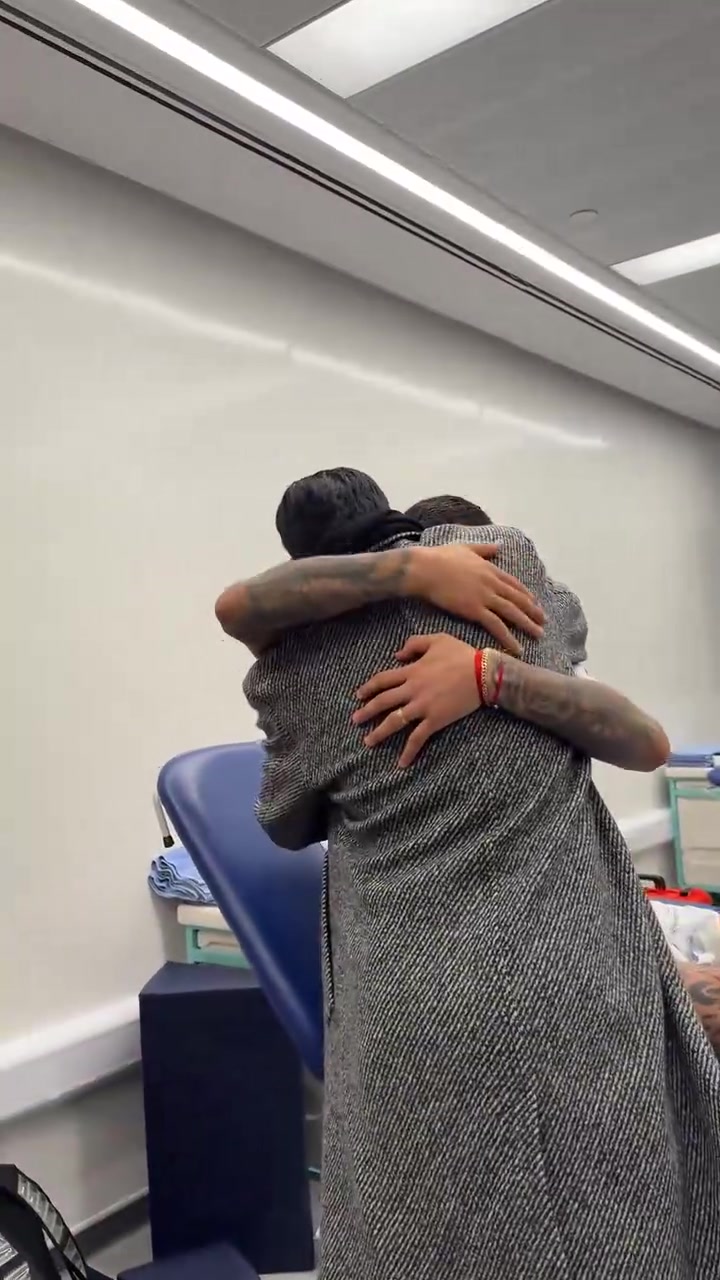 辛苦了伙计们孙兴慜赛后与罗梅罗和理查利森叙旧