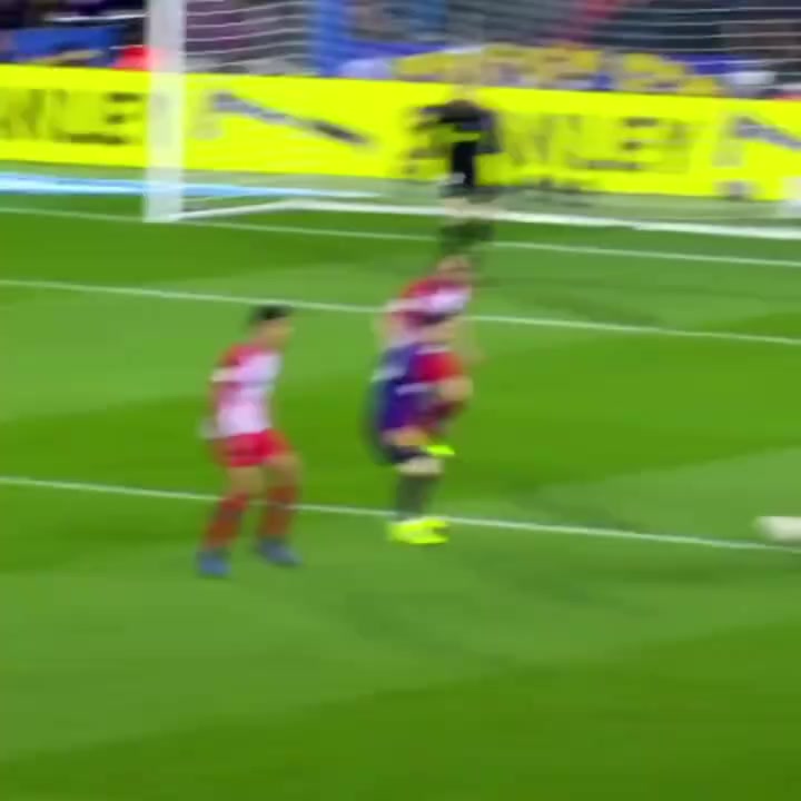 无解的存在或许只有犯规才能阻止19年的梅西