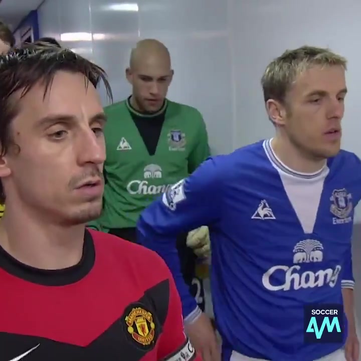 英超名场面内维尔兄弟同框