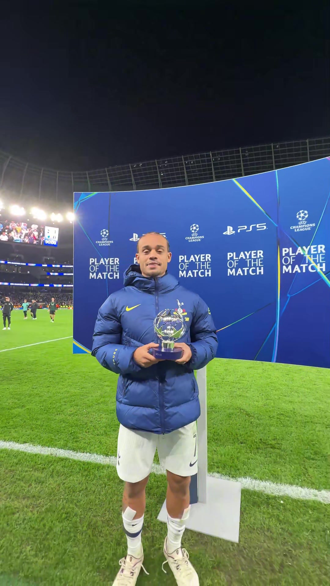 哈维西蒙斯凭借对阵哥本哈根的出色表现荣膺全场最佳球员