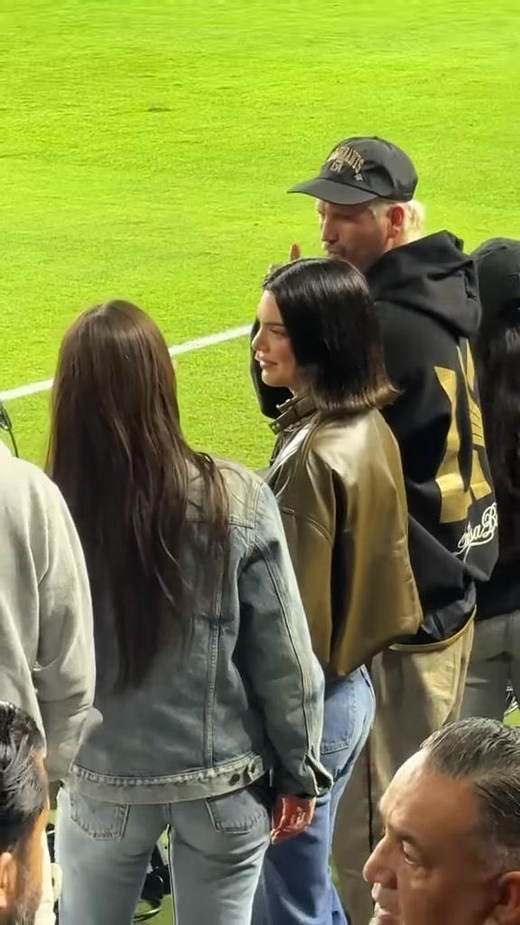 肯达尔-詹娜此前现身迈阿密比赛现场这是来看梅西的嘛