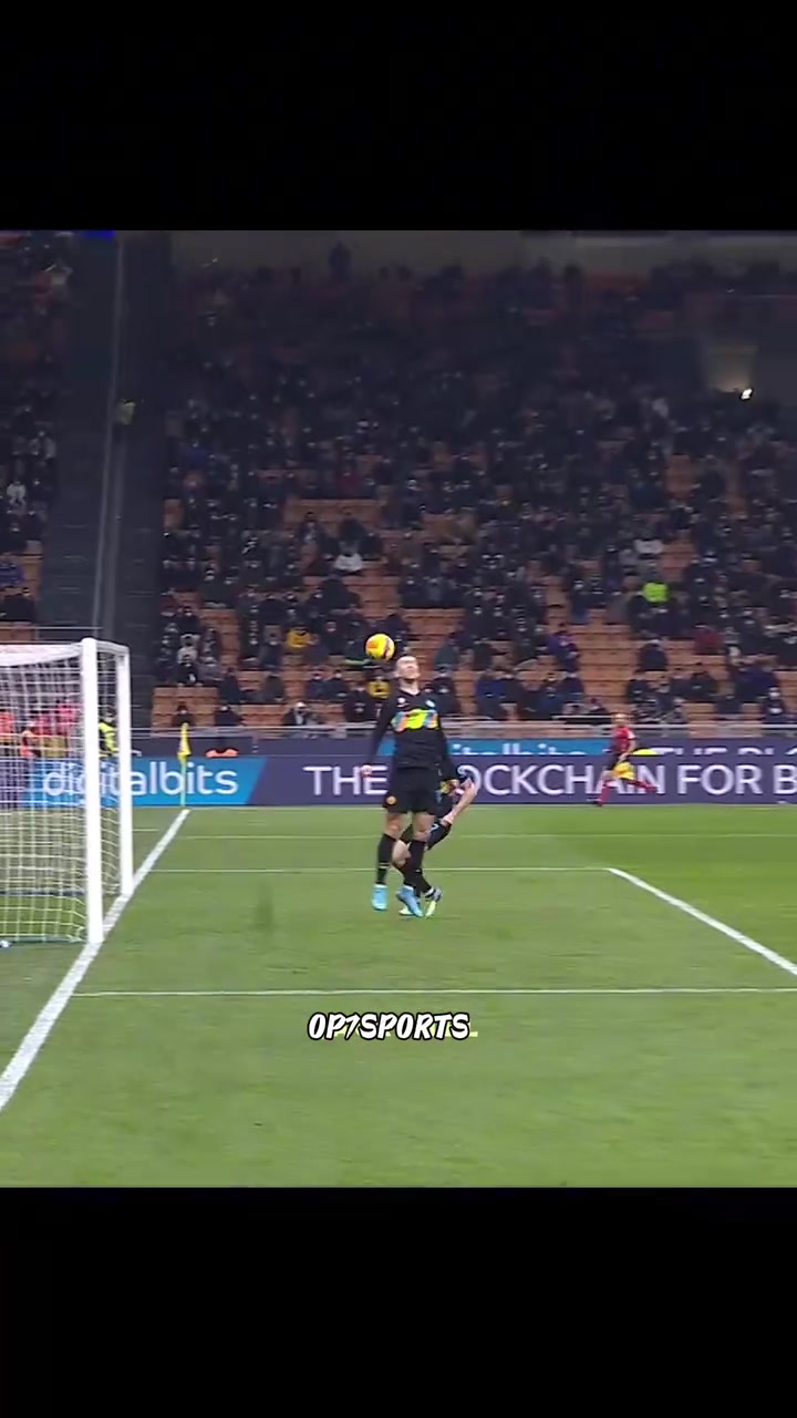 关键时刻以头脑致胜名场面门前大心脏头球解围合集