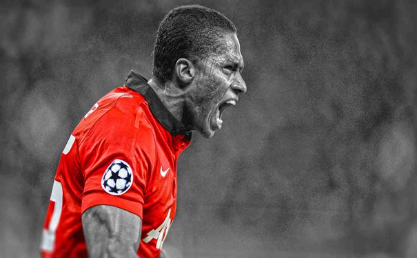 这是喝醉了?太阳报:沃克在伯恩利圣诞派对后被搀扶着回酒店